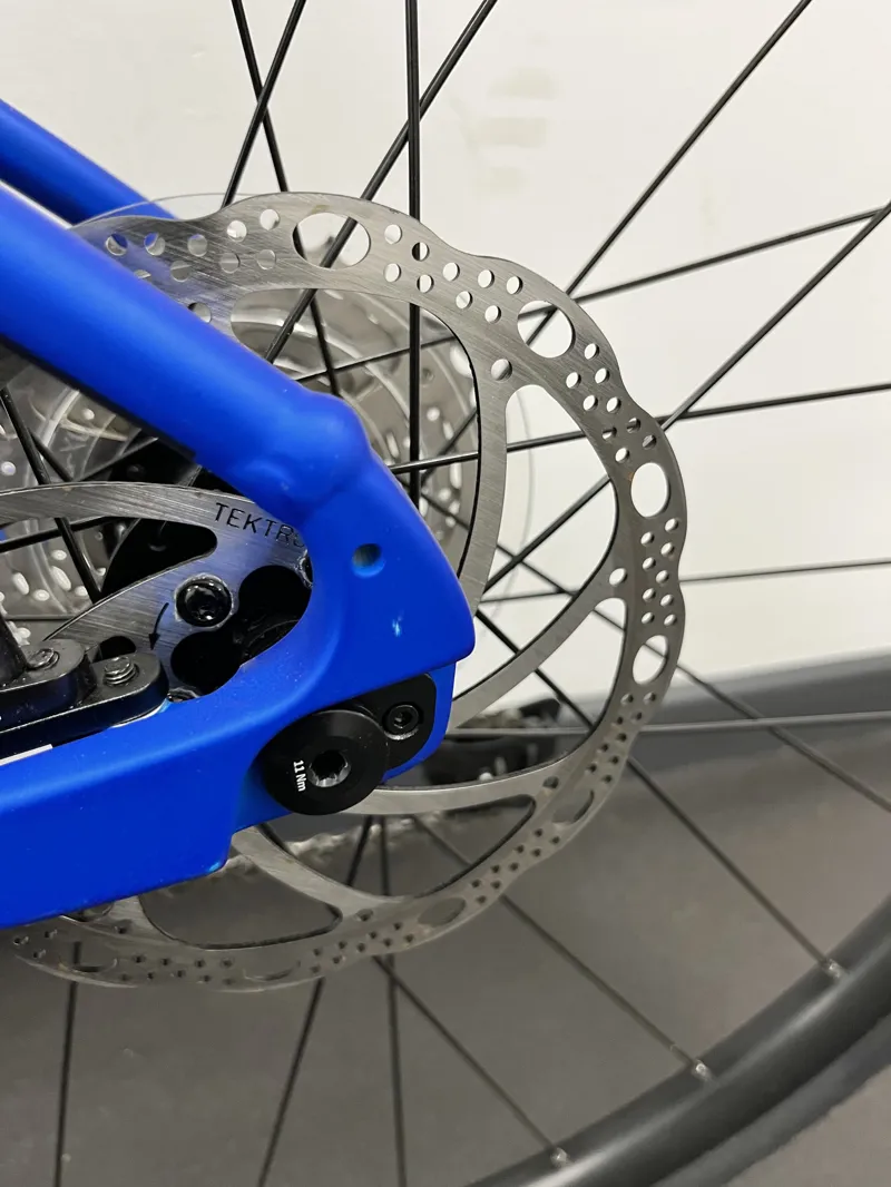 EX DISPLAY Giant Revolt 2 Gravel Bike Large 2023 in Sapphire-4